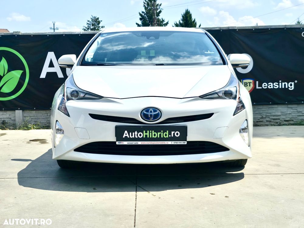 Toyota Prius Hybrid - 4