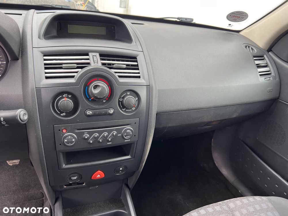 Renault Megane 1.6 16V Confort Privilege - 15