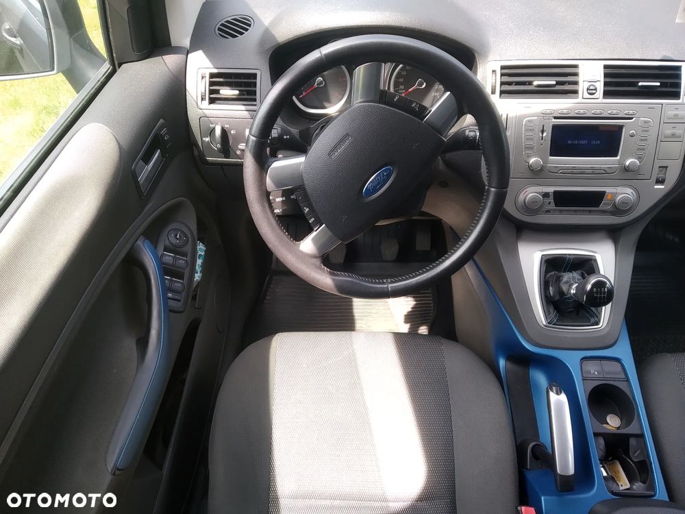 Ford Kuga 2.0 TDCi 4x4 Titanium - 4