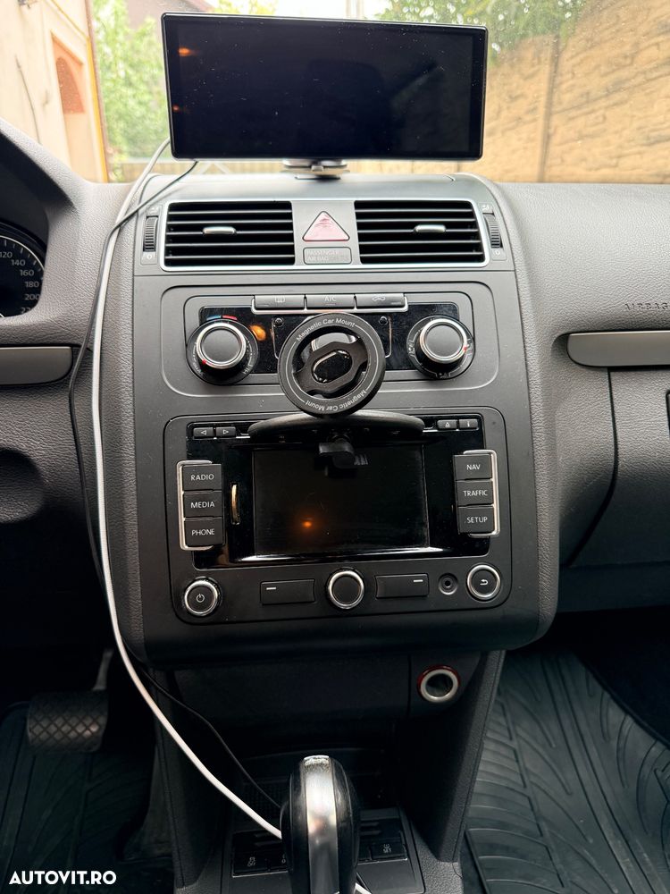 Volkswagen Touran 1.6 TDI DSG Trendline - 30