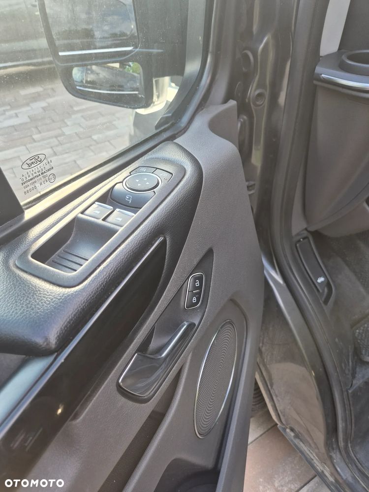 Ford Tourneo Custom - 6