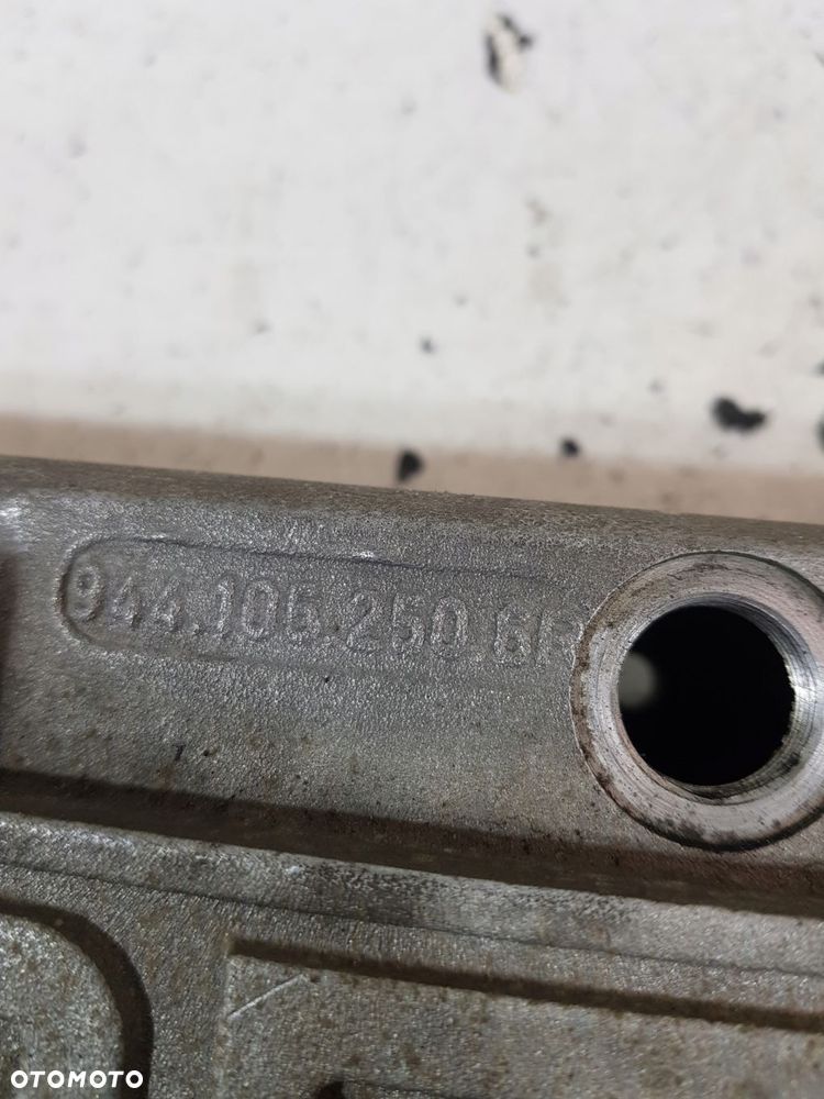 wałek rozrządu pokrywa 9441052506r porsche 944 2.5 b m44/40 - 9