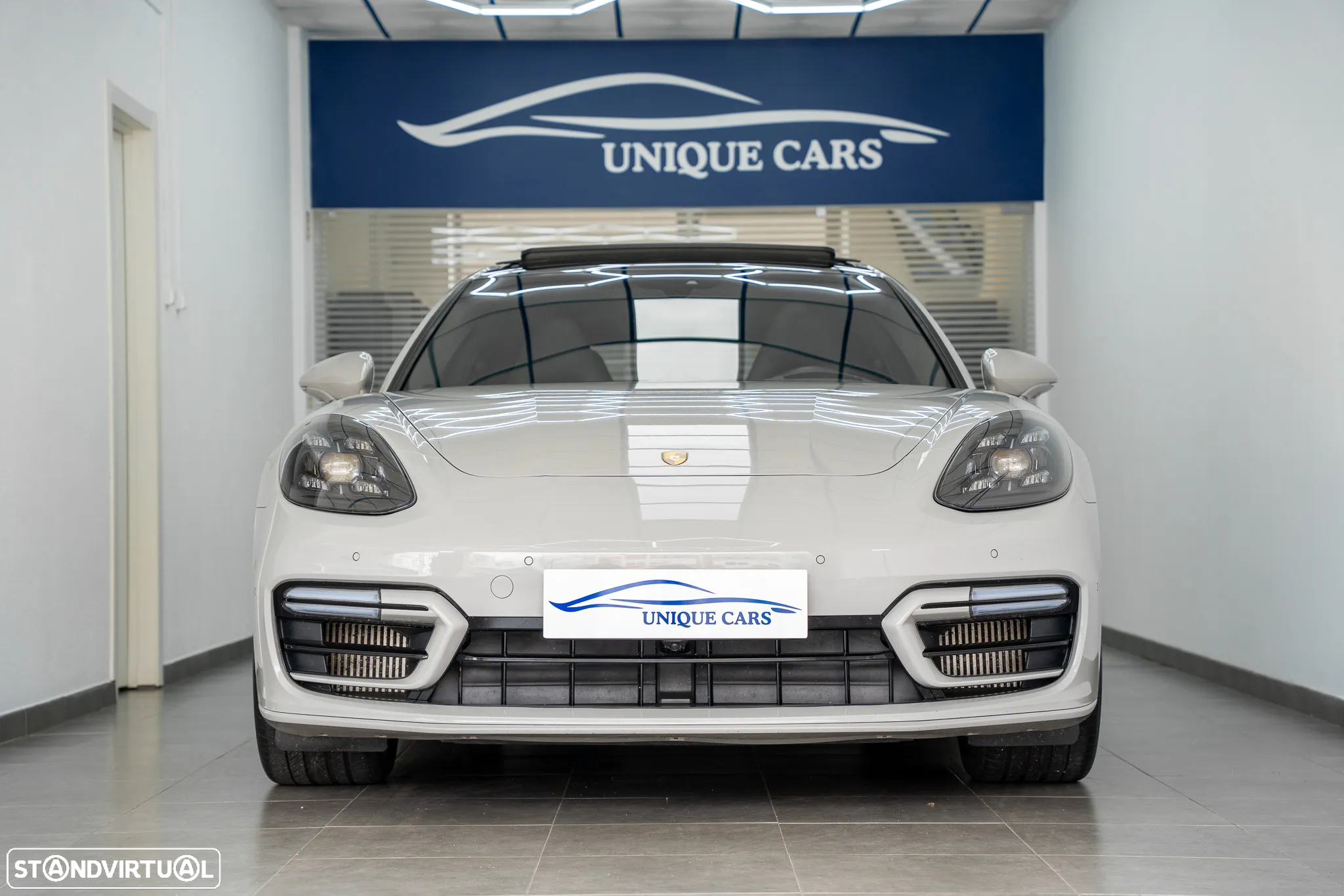 Porsche Panamera Sport Turismo 4S E-Hybrid - 2