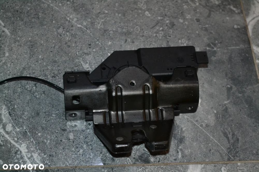 BMW E60 E81 E87 E85 E86 E90 ORYGINALNY ZAMEK KLAPY BAGAZNIKA 8196401 - 3