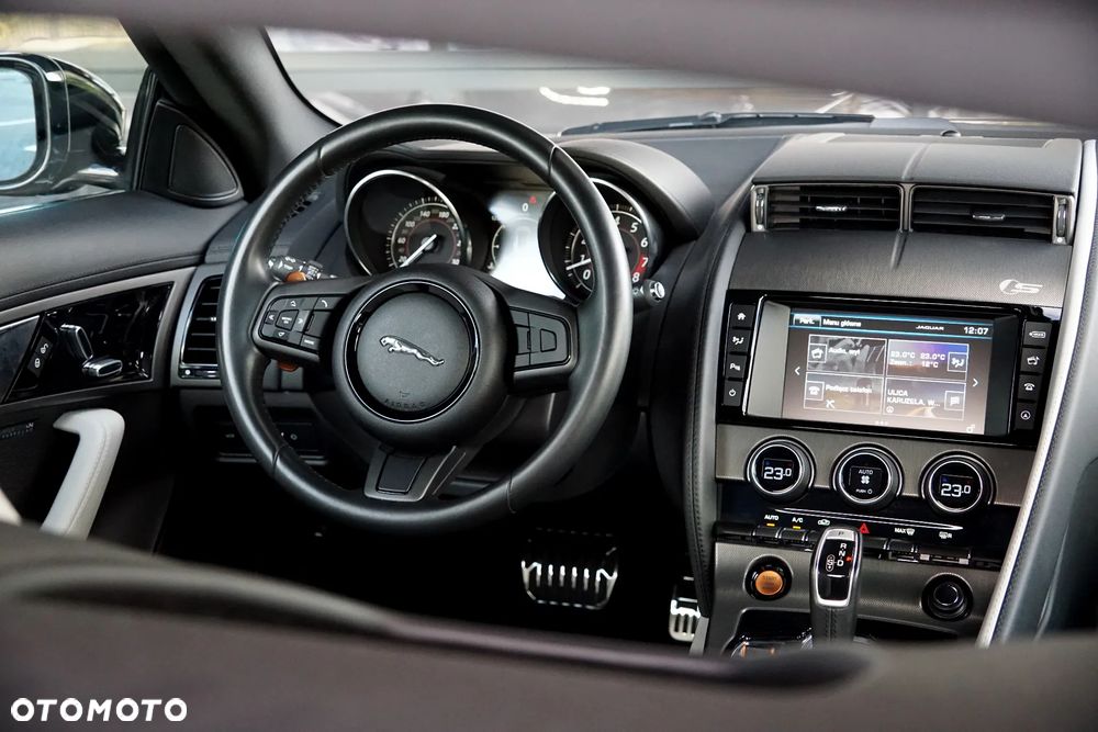 Jaguar F-Type S AWD - 33