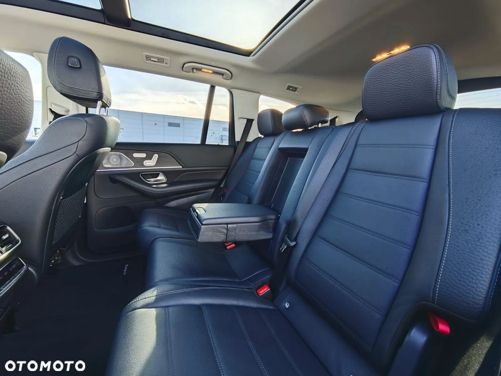 Mercedes-Benz GLS - 22