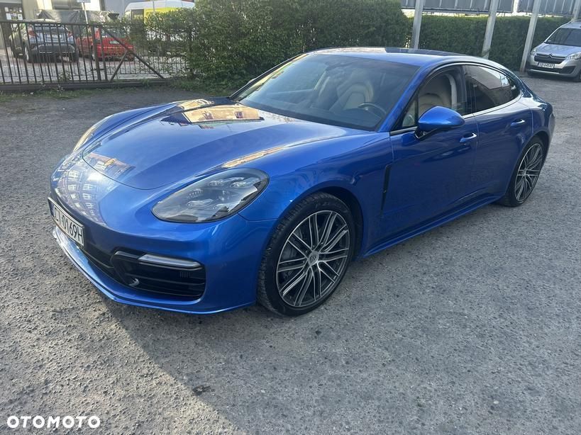 Porsche Panamera - 1