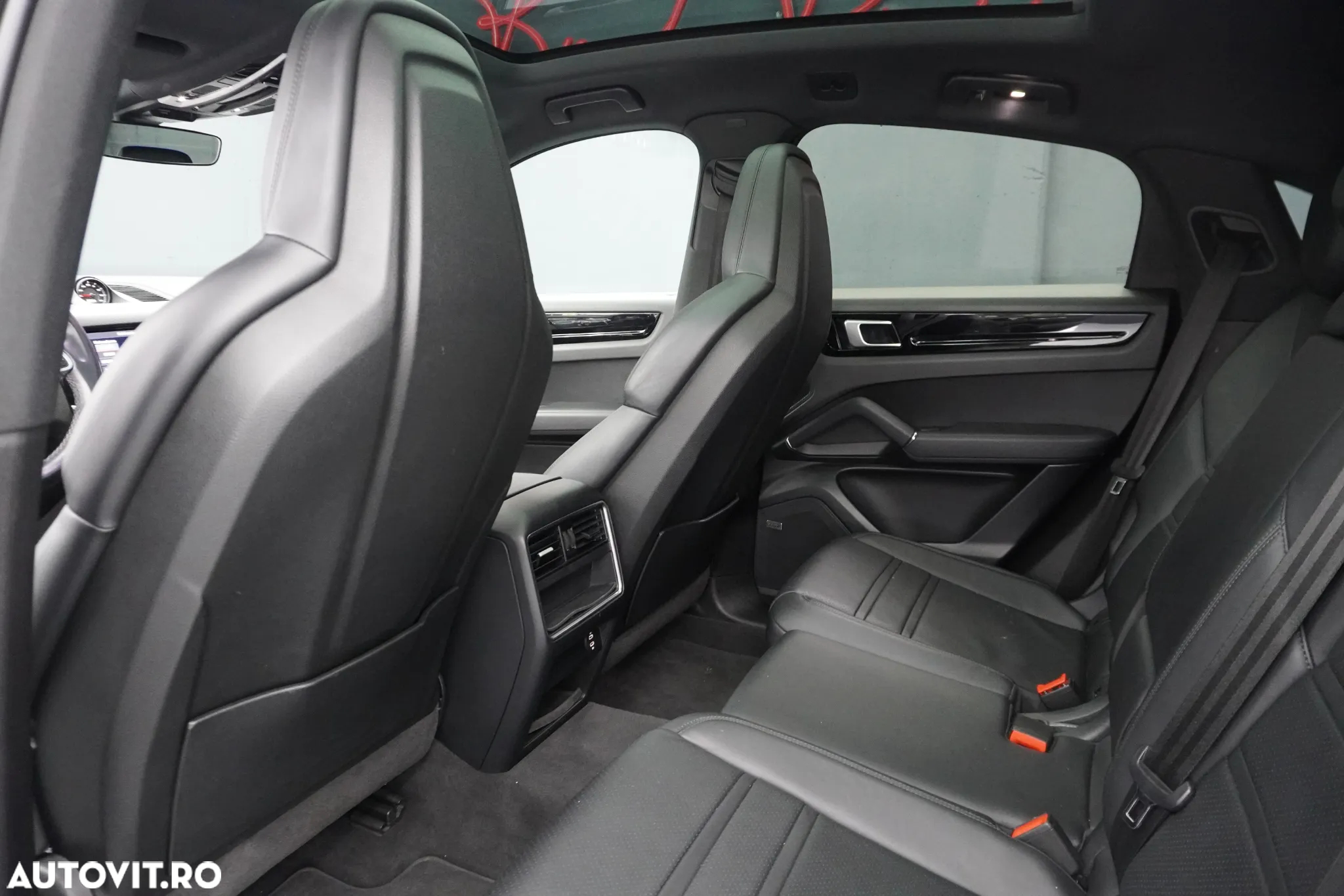 Porsche Cayenne Coupe - 7