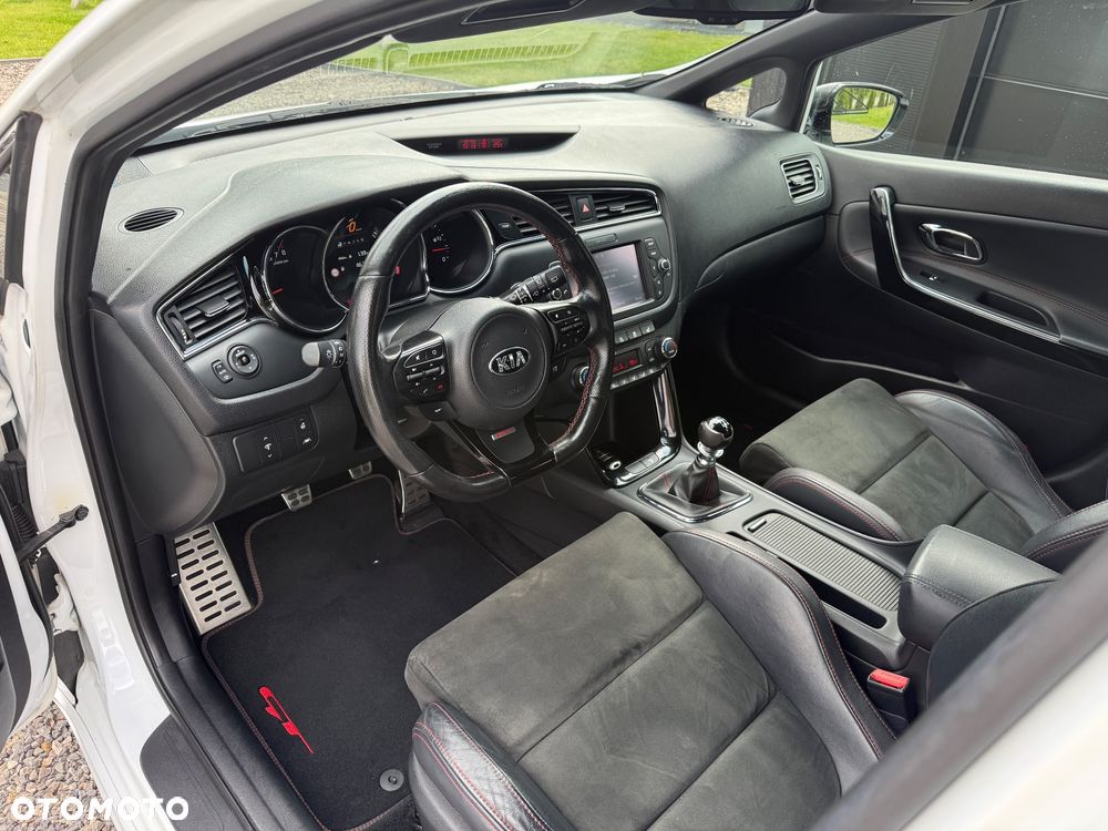 Kia Ceed 1.6 T-GDI GT-Track - 23