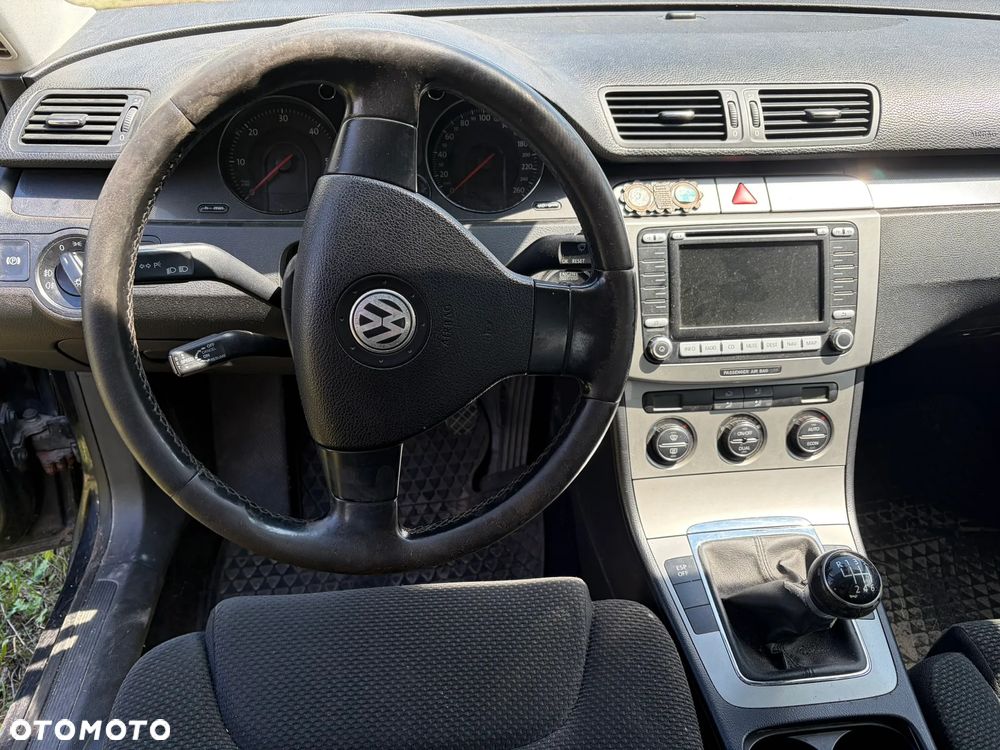 Volkswagen Passat 2.0 TDI Comfortline - 11