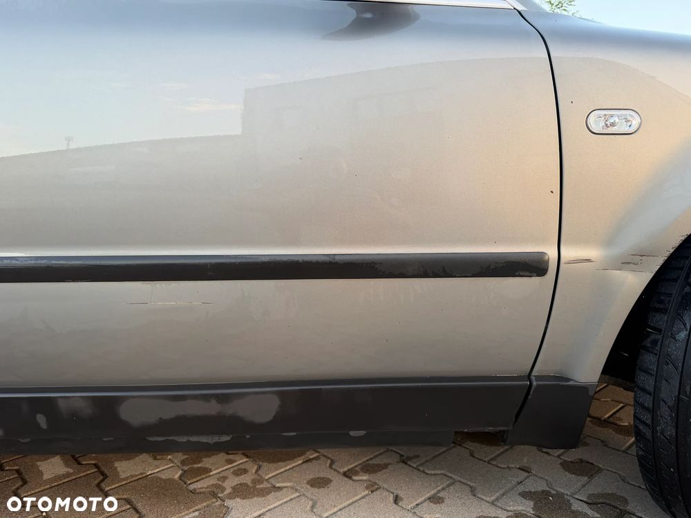 Volkswagen Passat 1.9 TDI Comfortline - 12