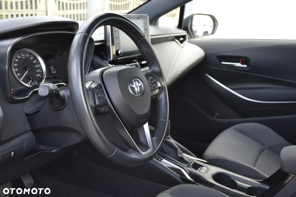 Toyota Corolla - 22