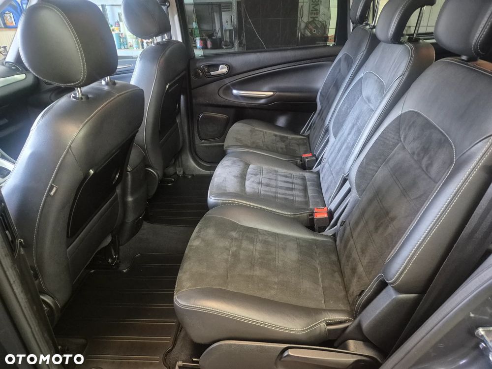 Ford Galaxy 2.2 TDCi Titanium - 10