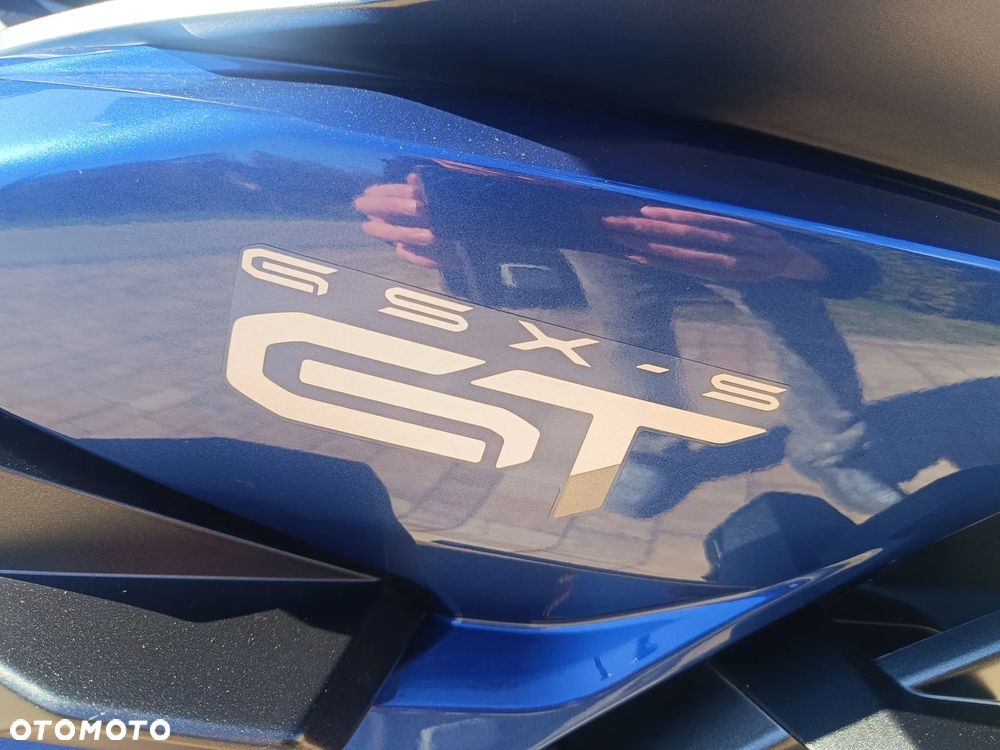 Suzuki GSX 1000 - 20