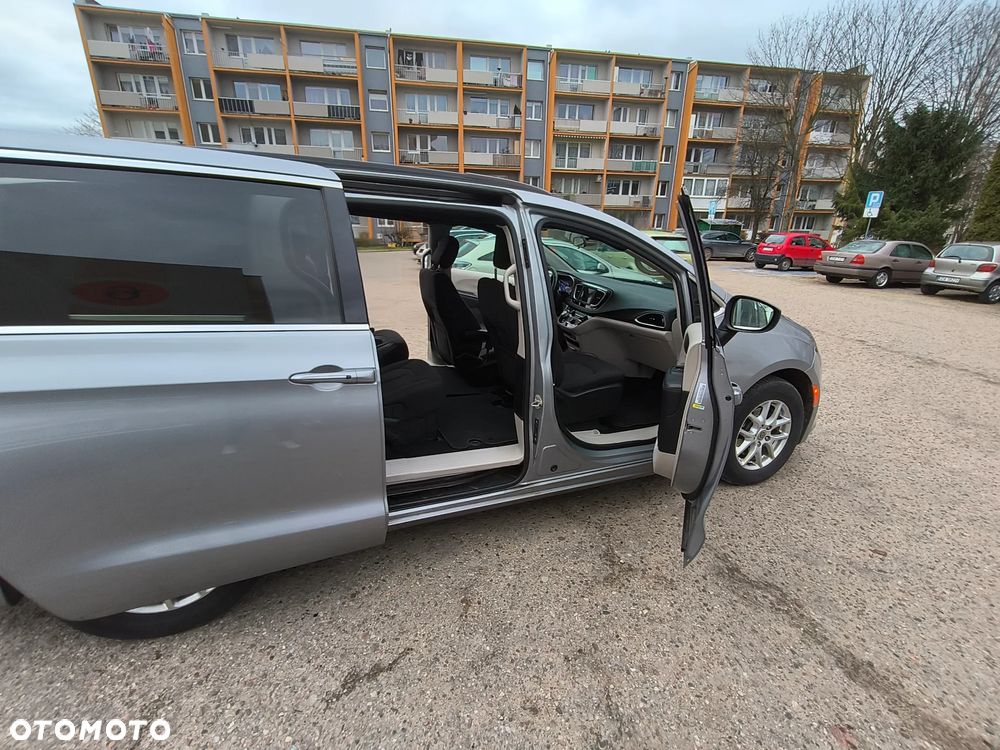 Chrysler Pacifica - 8