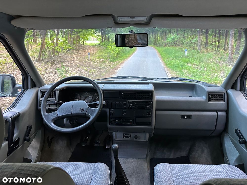 Volkswagen Caravelle GL - 16