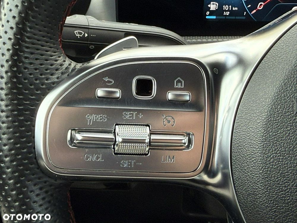 Mercedes-Benz CLA 180 AMG Line 7G-DCT - 30