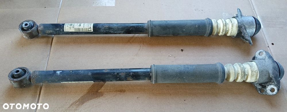 Polo 9N amortyzator tylny tył komplet 1,2 benzyna 3d Volkswagen