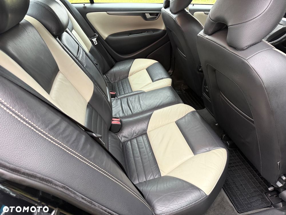 Volvo S60 2.4D Kinetic - 29