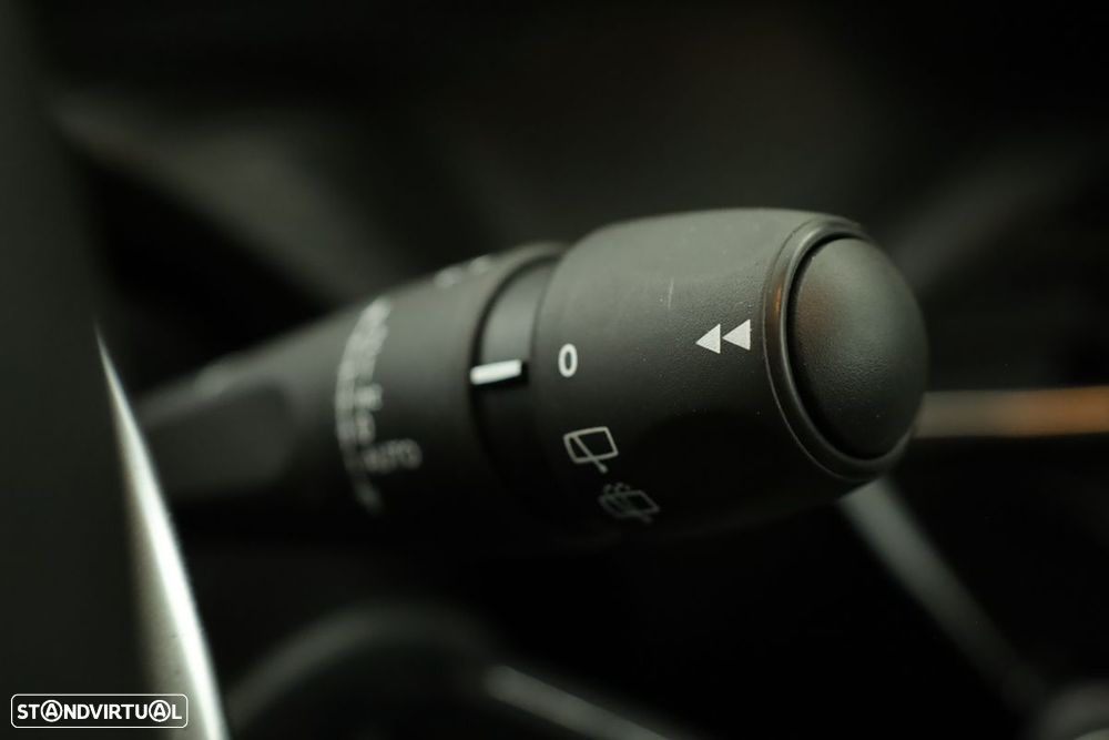 Peugeot 208 1.2 PureTech Allure EAT8 - 19