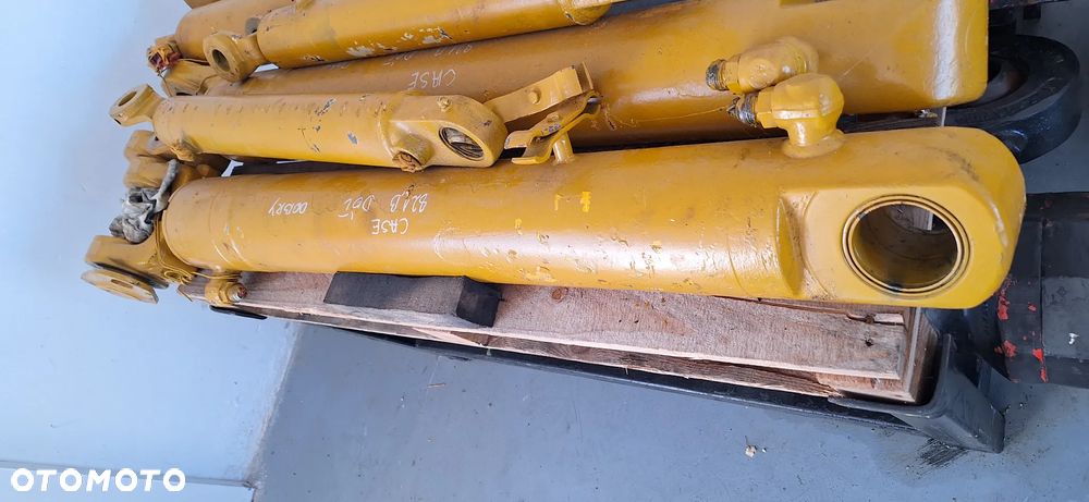Siłownik hydrauliczny do ładowarki Case 821 - 1
