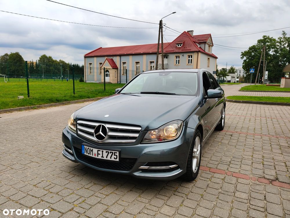 Mercedes-Benz Klasa C 180 BlueEFFICIENCY 7G-TRONIC Avantgarde - 21