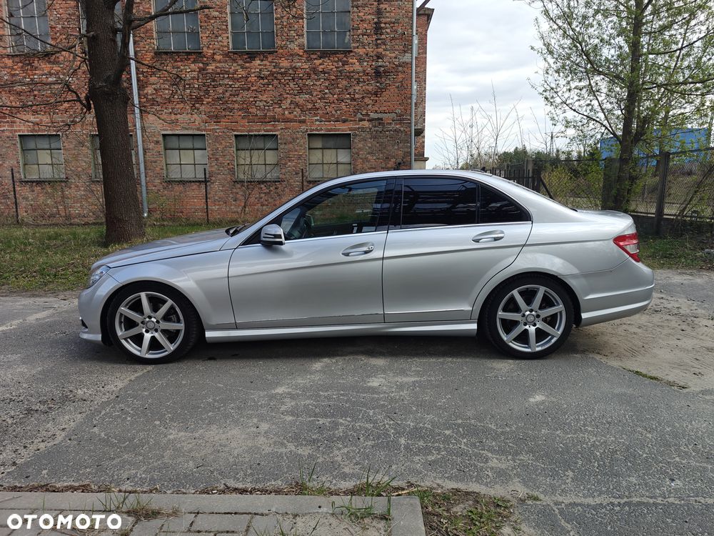 Mercedes-Benz Klasa C 300 Avantgarde 4-Matic - 12