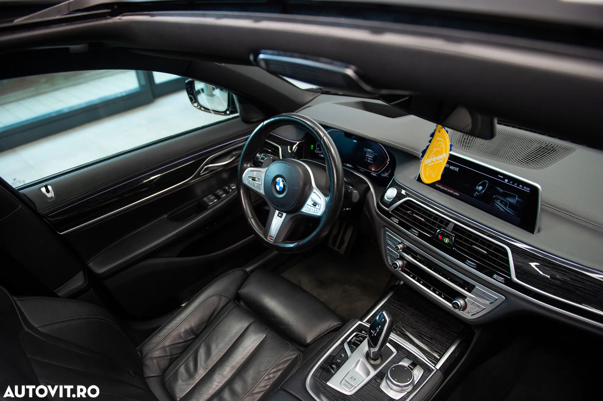BMW Seria 7 730d xDrive MHEV - 30