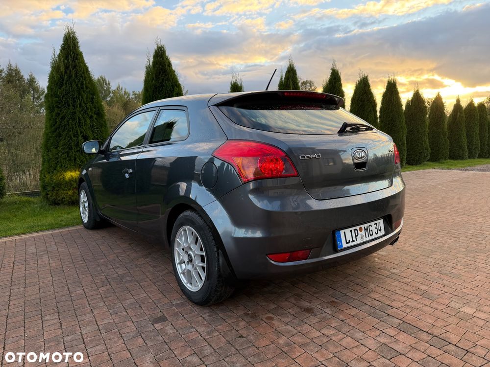 Kia Ceed - 6