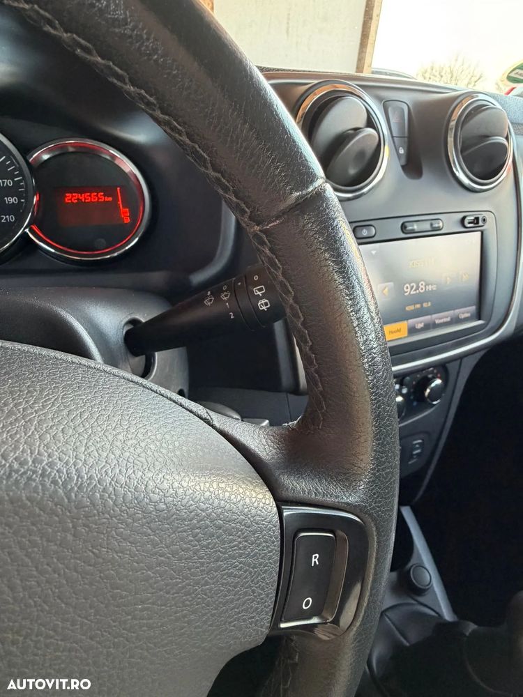 Dacia Logan TCe 90 S&S Prestige - 12