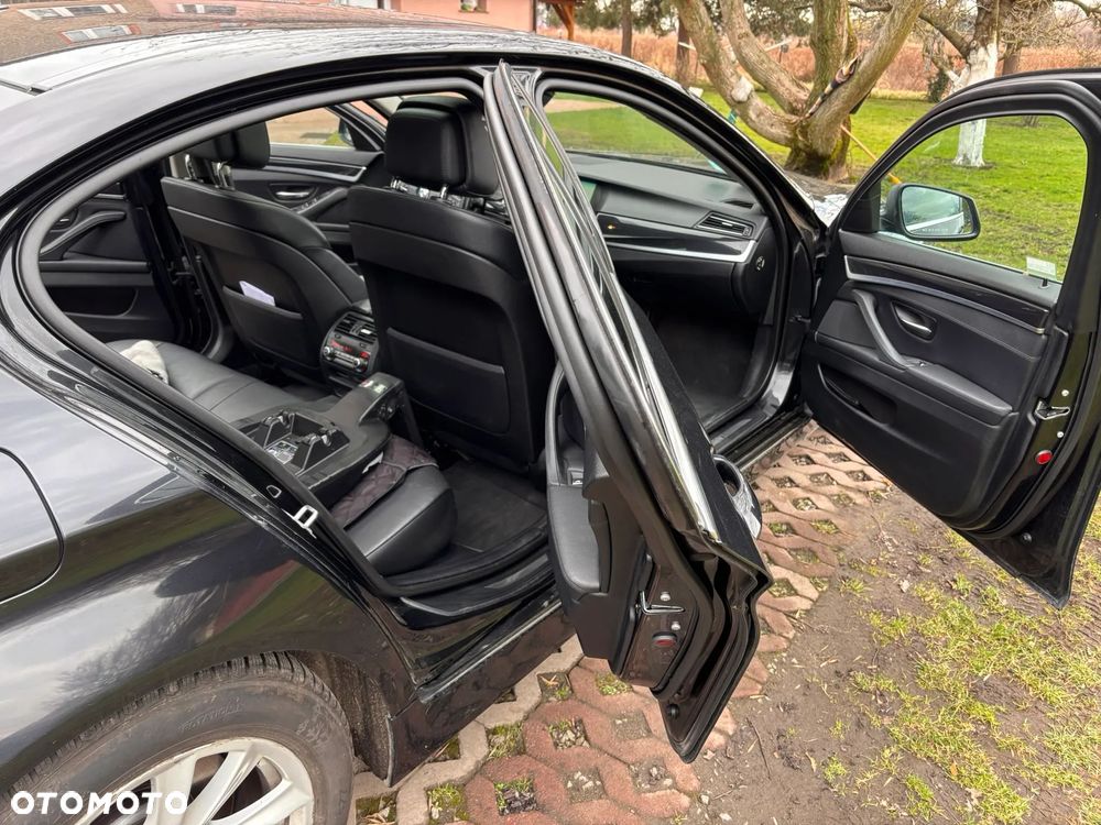 BMW Seria 5 530d Sport-Aut - 12