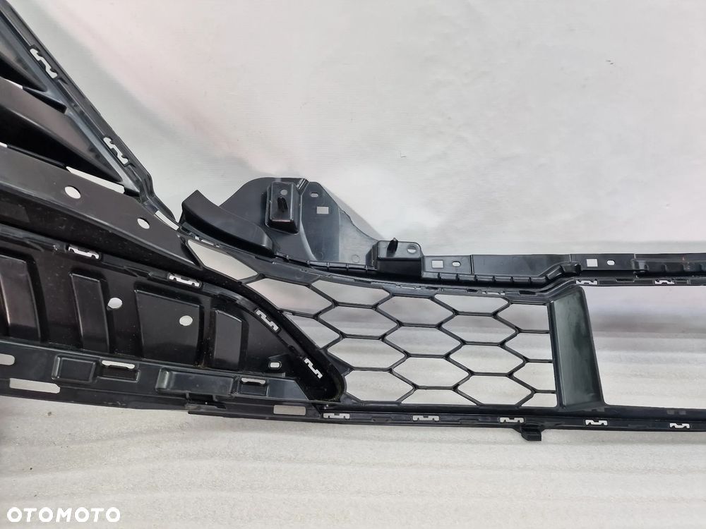 AUDI E-TRON Q6 85H 22- KRATKA ŚRODKOWA ZDERZAKA PRZEDNIEGO PRZÓD , NR 85H807683A , NR AUKCJI GL607 - 13