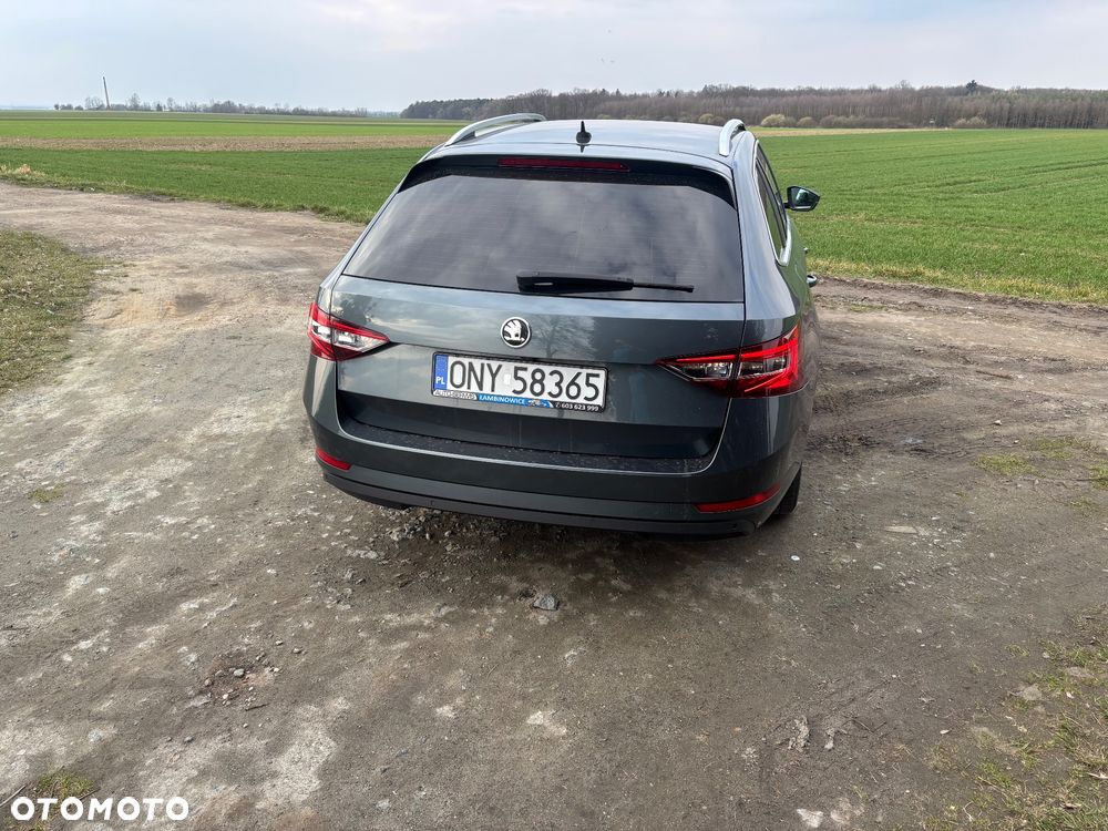 Skoda Superb 2.0 TDI 4x4 Ambition DSG - 8