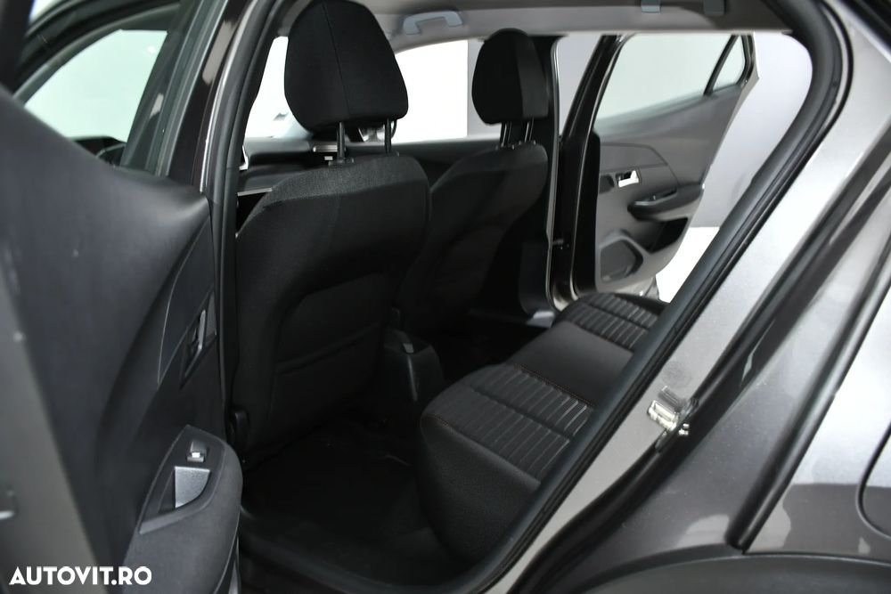 Peugeot 2008 1.2 L PureTech STT EAT8 Allure - 13