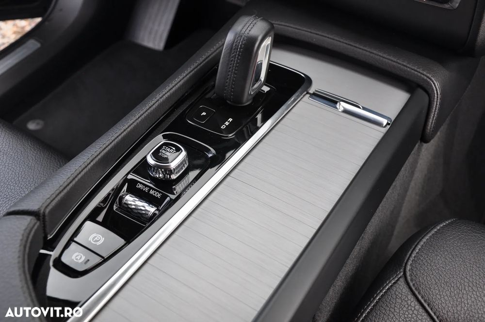 Volvo XC 90 - 25