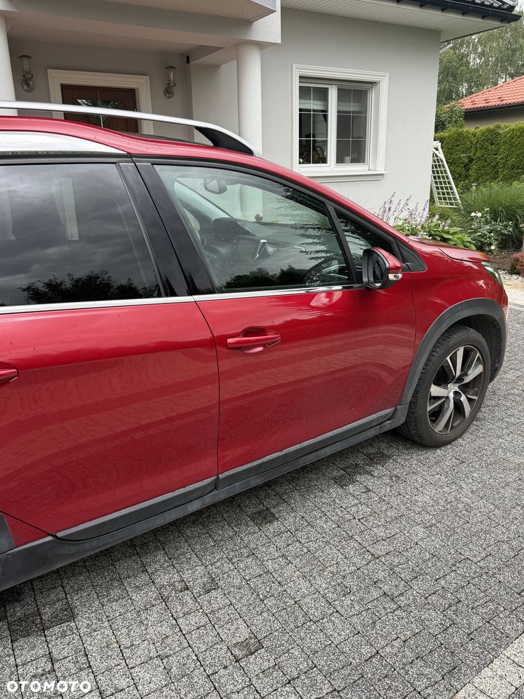 Peugeot 2008 1.2 Pure Tech GPF Allure S&S EAT6 - 3
