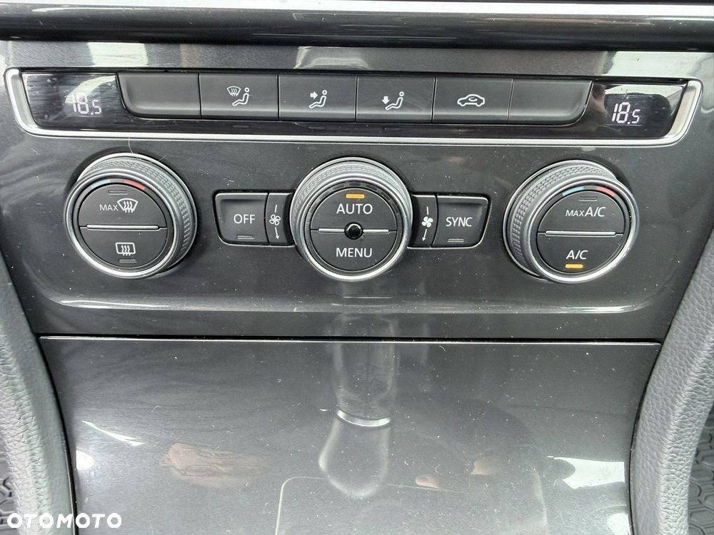 Volkswagen Golf Variant - 24