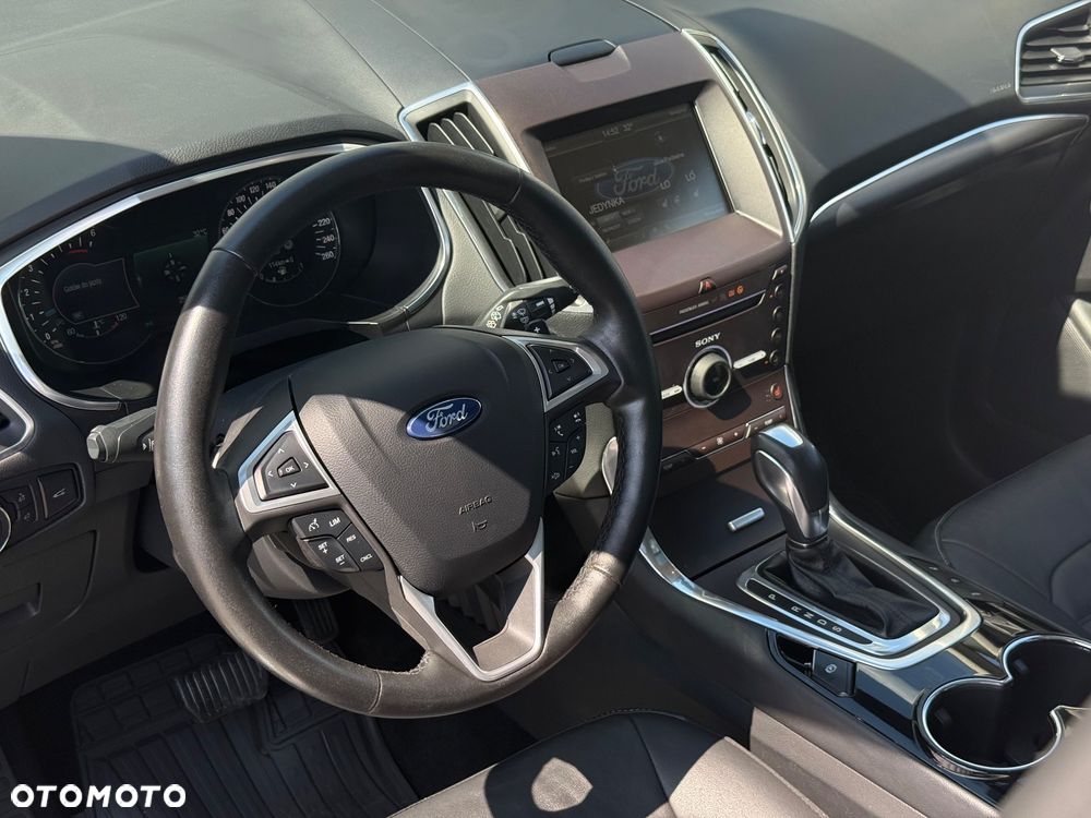 Ford Galaxy - 13