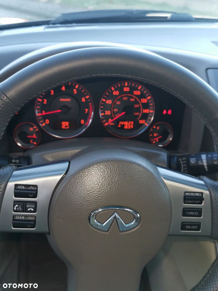 Infiniti FX - 12