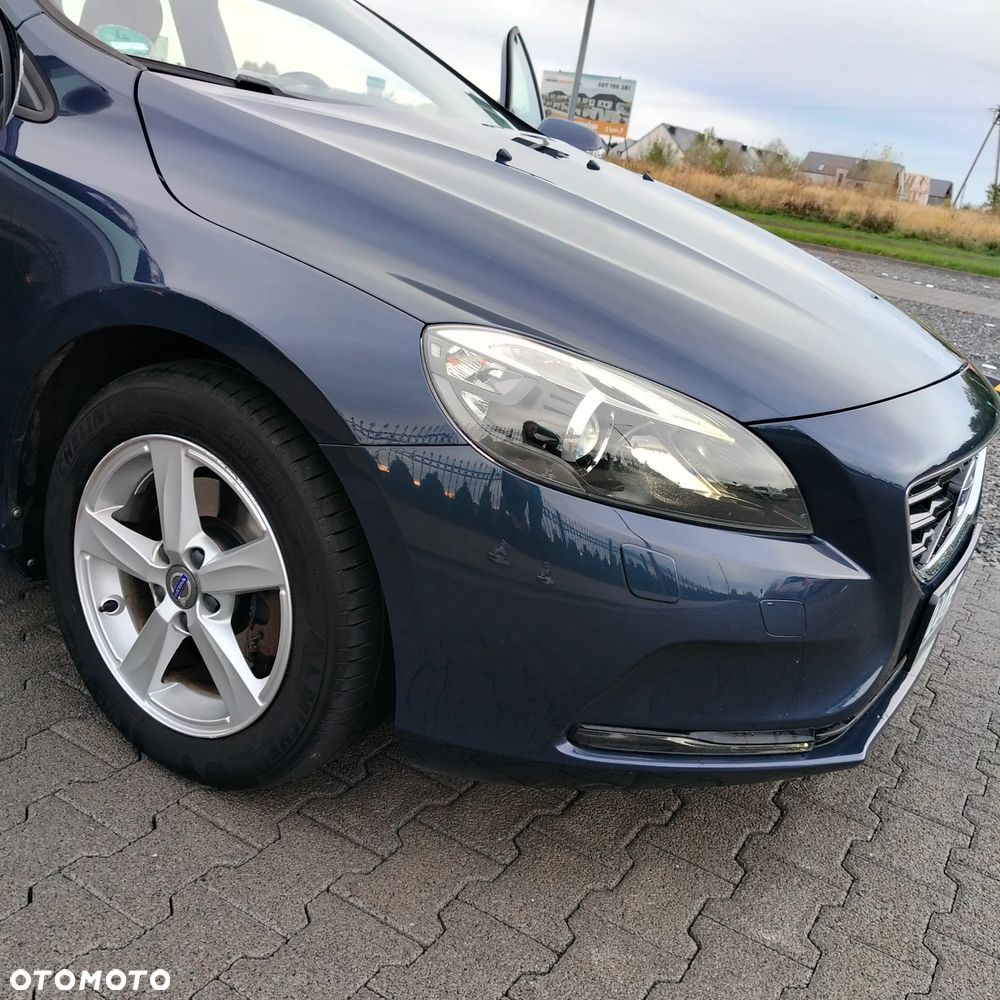 Volvo V40 T2 - 4