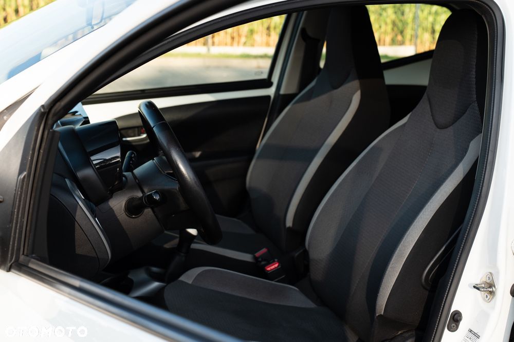 Toyota Aygo x-play - 27