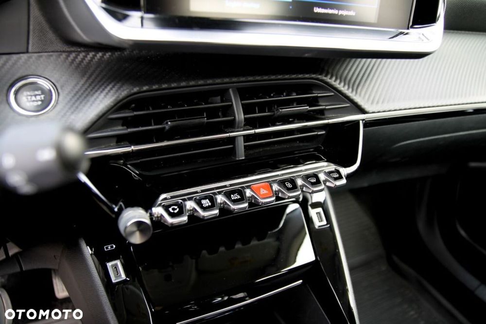 Peugeot 2008 1.2 PureTech Allure S&S EAT8 - 24