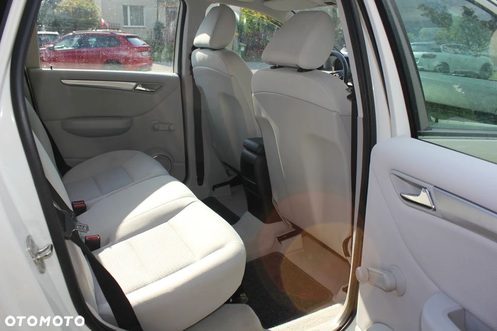 Mercedes-Benz Klasa B 150 BlueEffICIENCY - 16