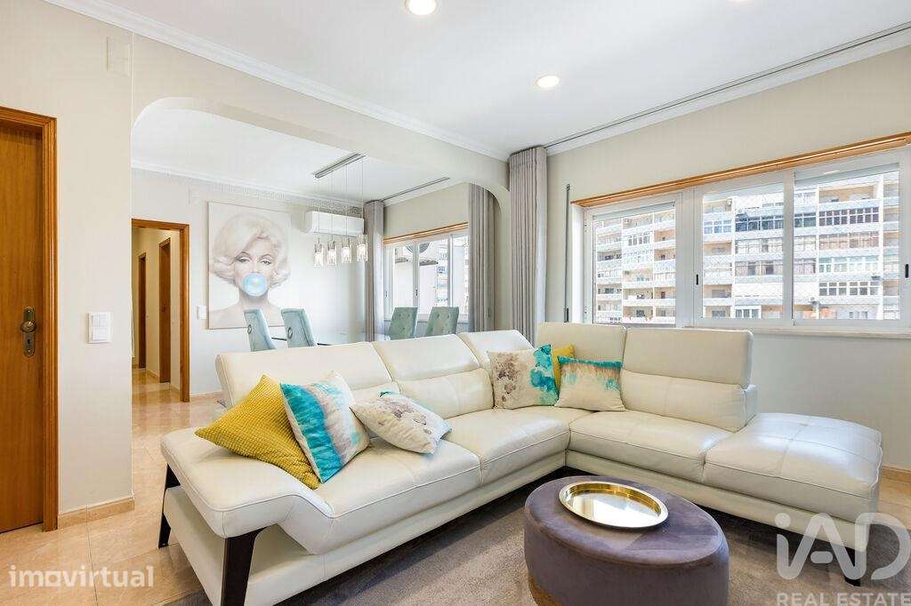 Duplex T3 em Almada, Cova da Piedade, Pragal e Cacilhas - Grande imagem: 3/19