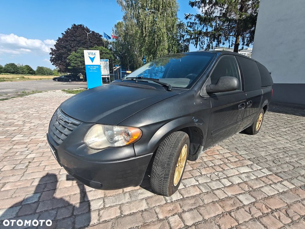Chrysler Town & Country - 2