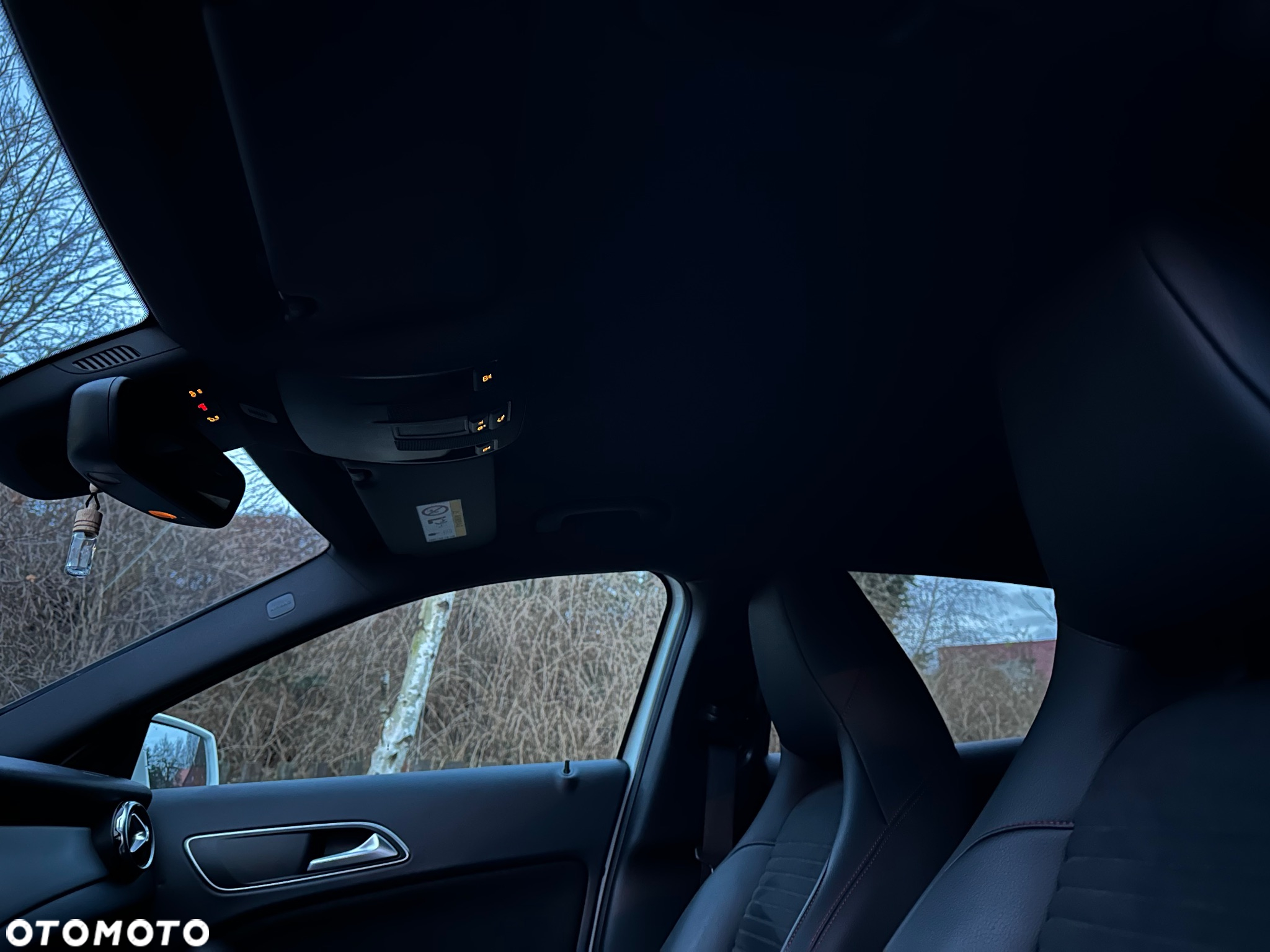 Mercedes-Benz GLA 200 7G-DCT AMG Line - 37