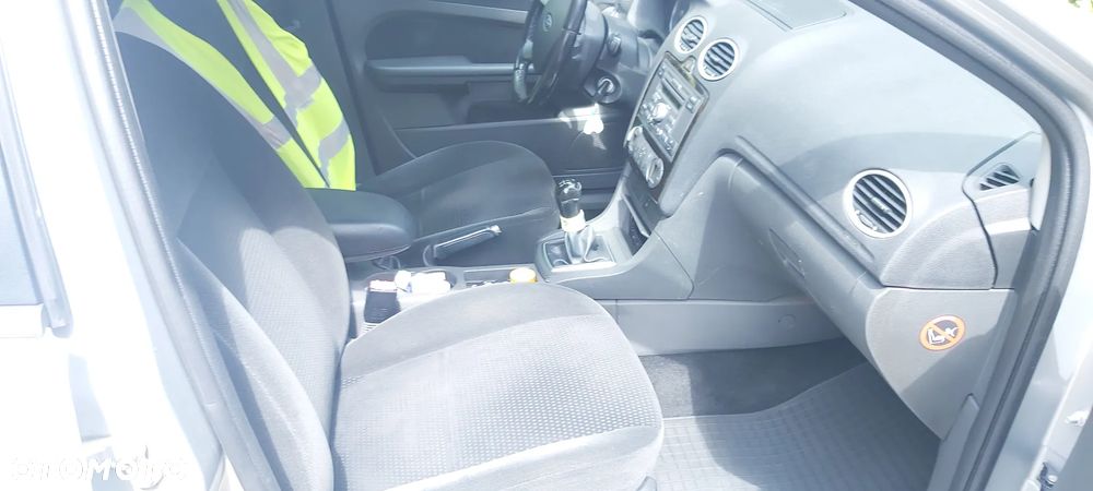Ford Focus TDCi Ghia - 12