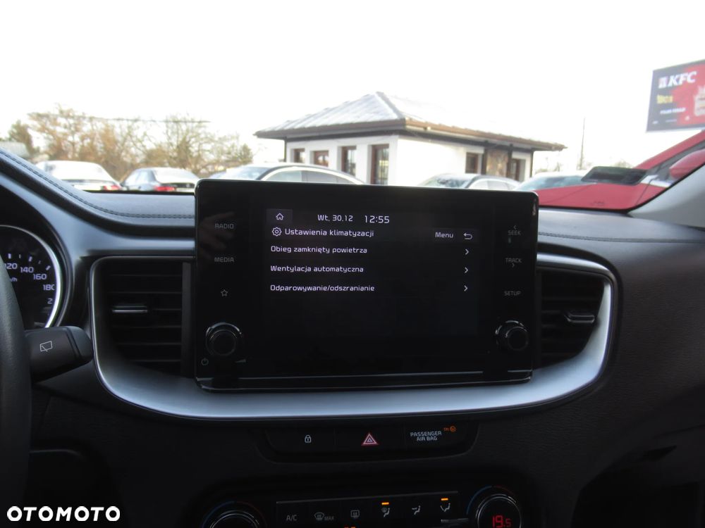 Kia Ceed 1.5 T-GDI M - 27