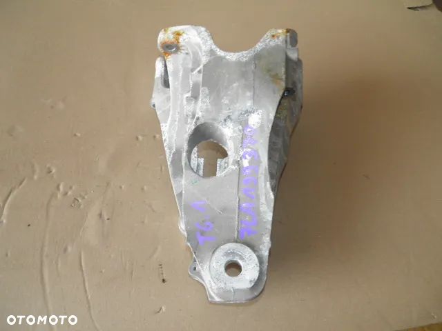 ŁAPA MOCOWANIE SILNIKA VW T6.1