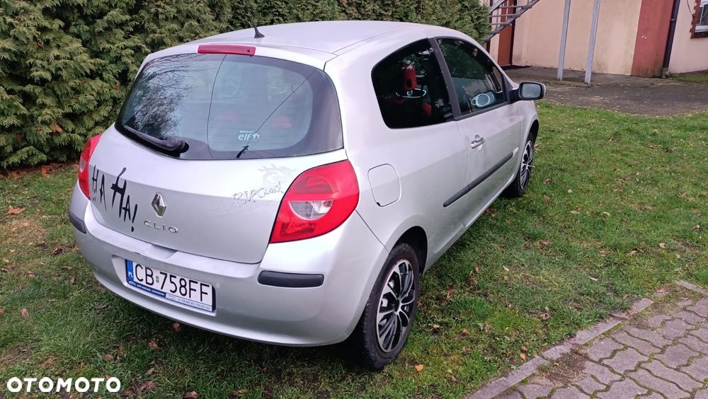 Renault Clio 1.2 16V 75 Collection - 6